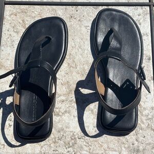 6 - Bernardo Tucson Sandal T Strap